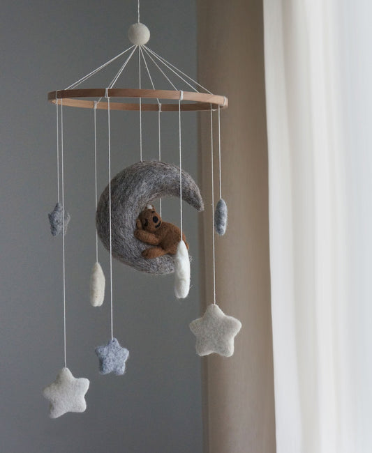 Handsydd mobil Björn på måne