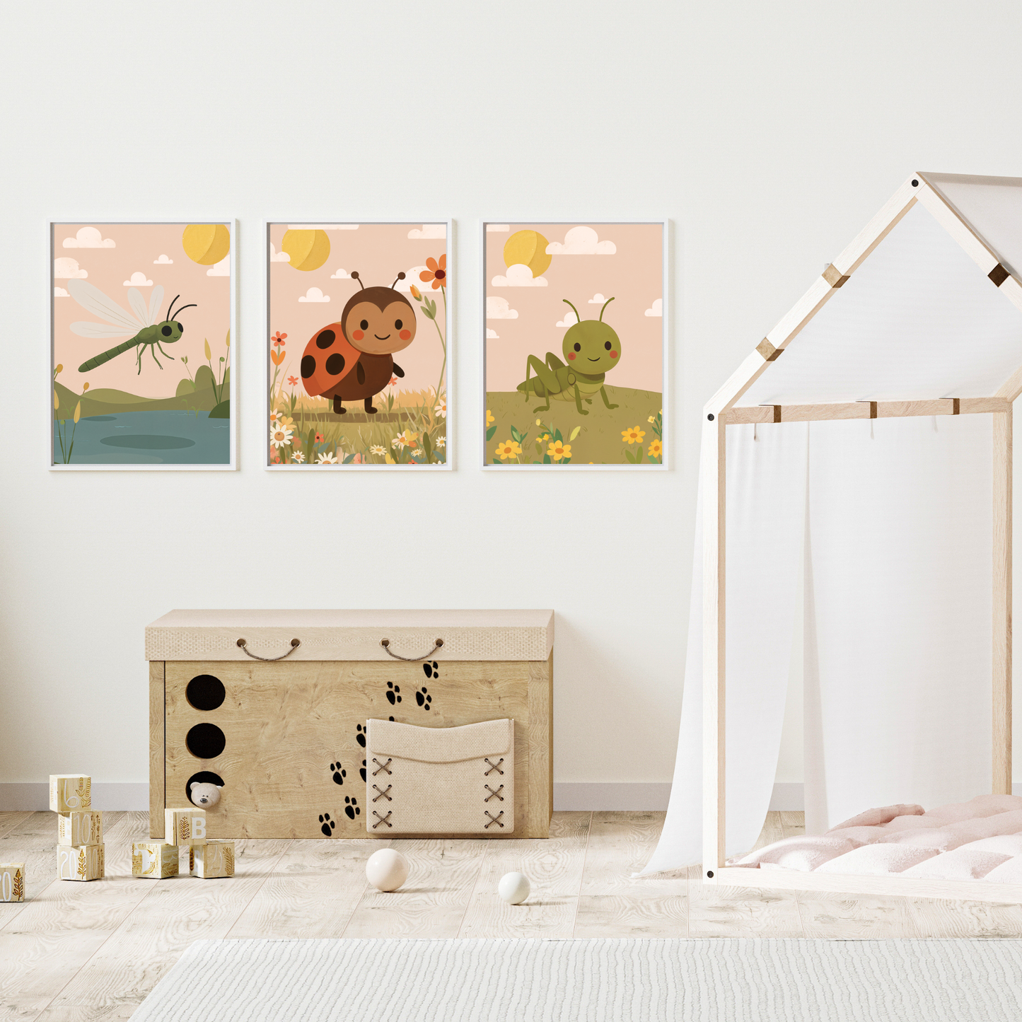 Trollsländans väg-poster i ram, upphängd i barnrum med naturtema – Lillrum.